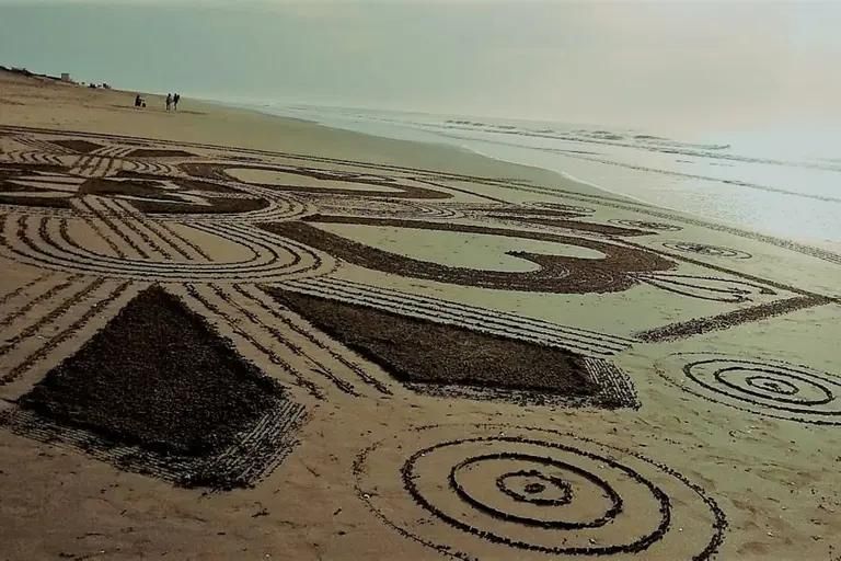 Arte Sobre La Arena De Villa Gesell Mar A Lazarte Y Sus Mandalas El