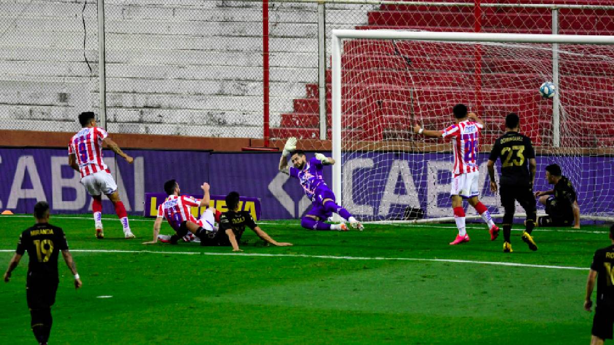 Unión se aprovechó de Racing y le ganó 2 a 0 – El Quid De La Cuestión