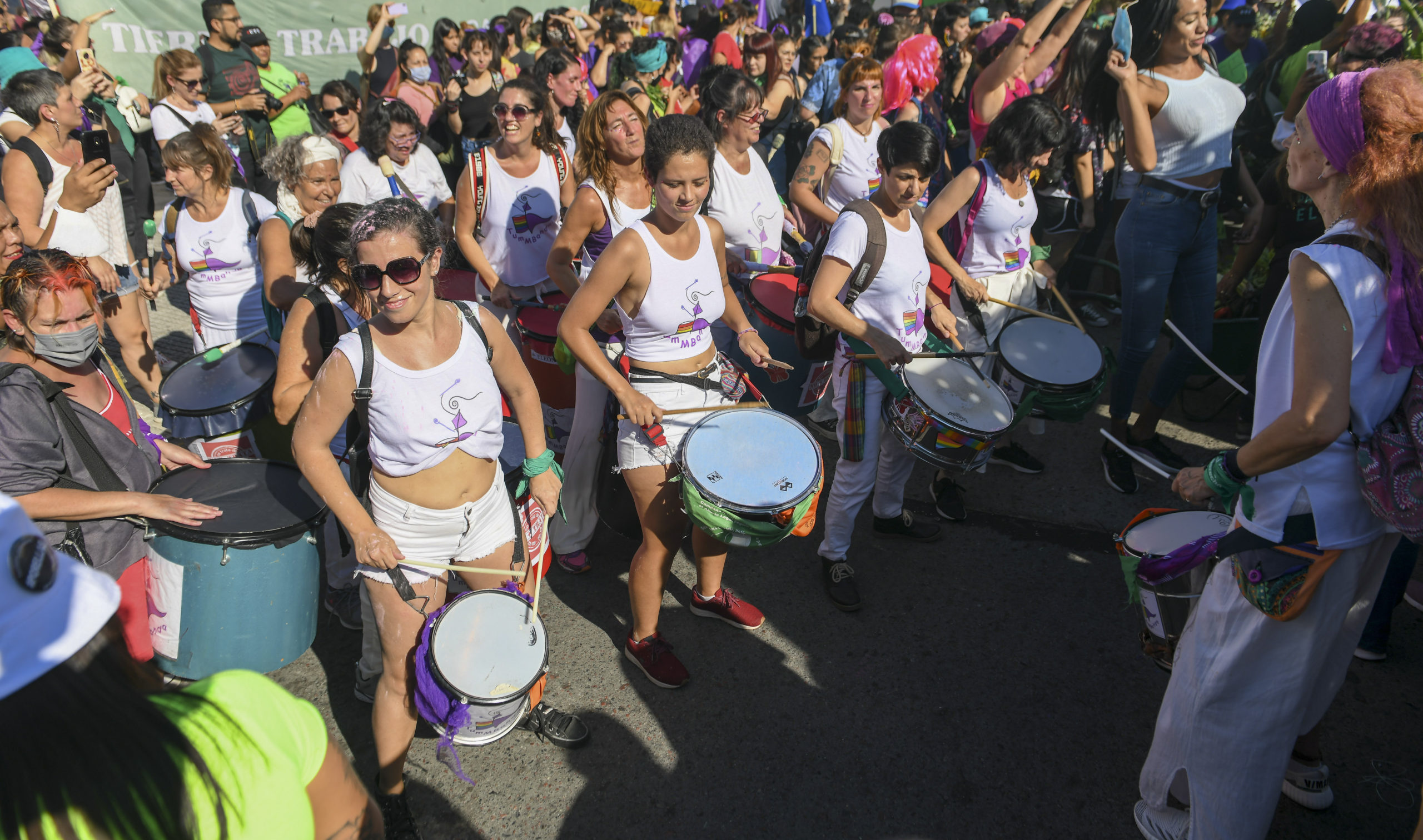 Dia de la Mujer: multitudinaria marcha en Buenos Aires – El Quid De La ...